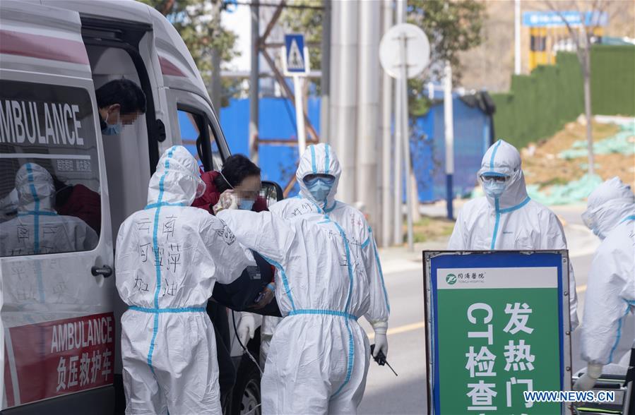 (FOCUS)CHINA-HUBEI-WUHAN-COVID-19-TRANSFERRING TEAM (CN)