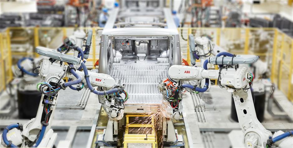 Pudong firms returning to normal working