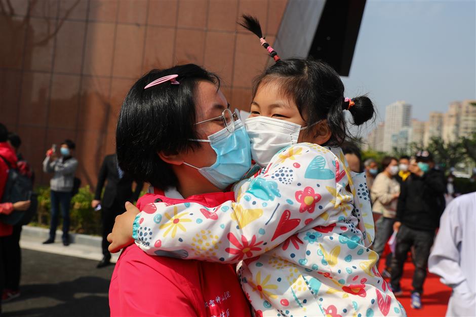 Medics reunite at Renji Hospital after Wuhan