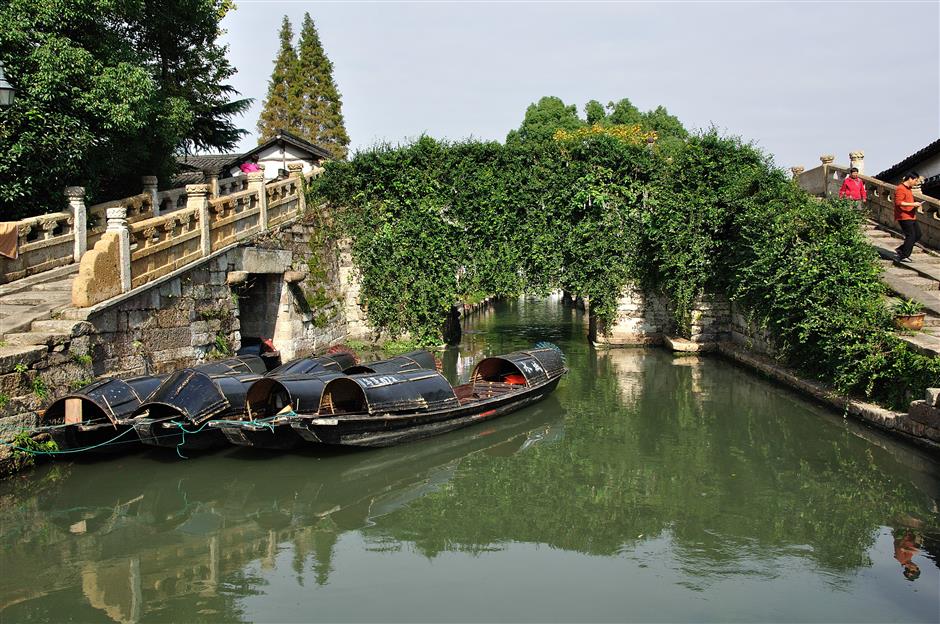 Shaoxing's towpath to history